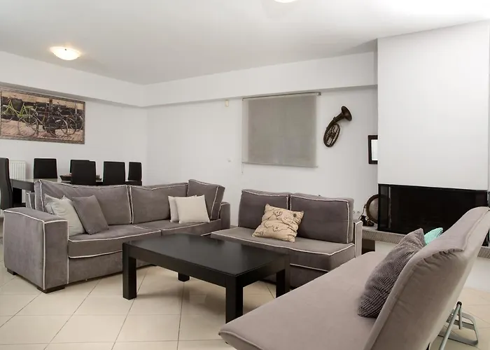 Spacious Modern Apartments With Great Rooftop View