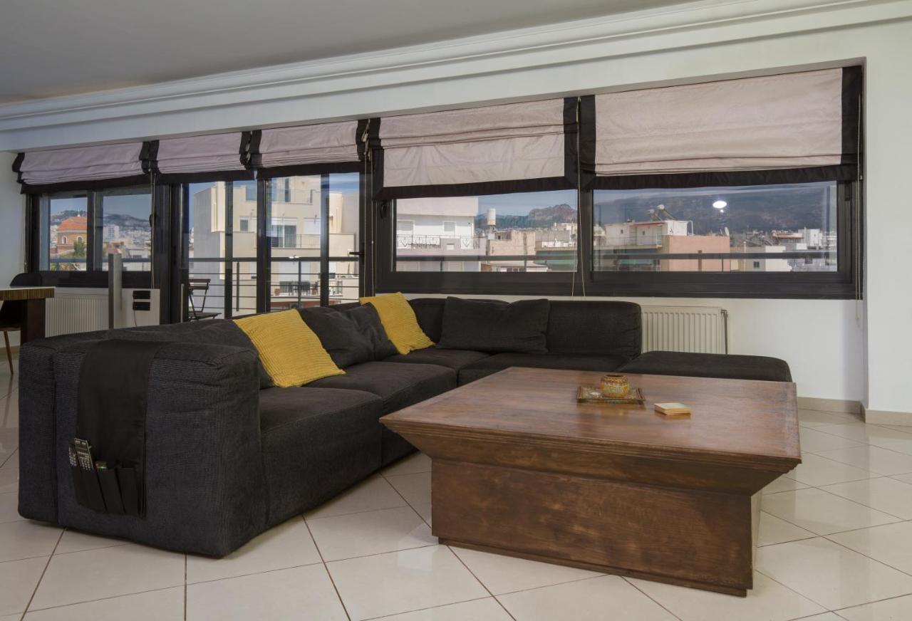 Spacious Modern With Great Rooftop View *