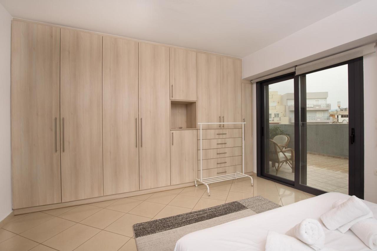 Spacious Modern With Great Rooftop View Athens