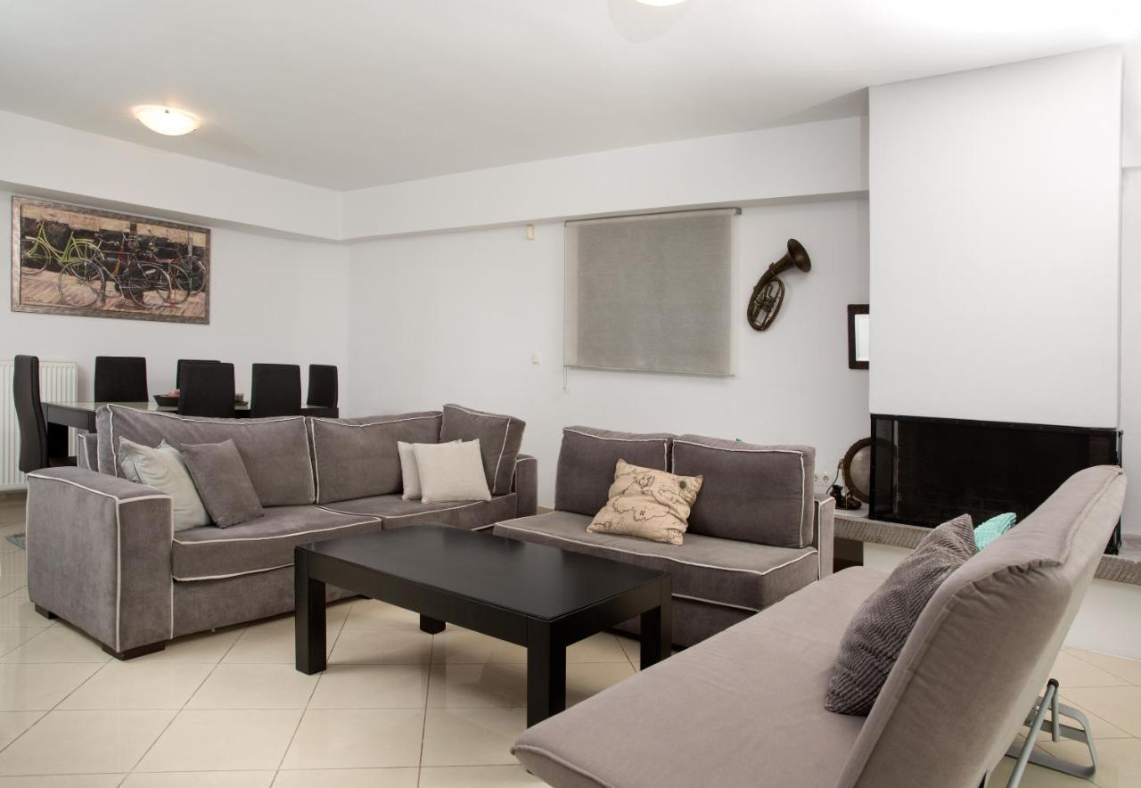 Apartment Spacious Modern With Great Rooftop View *