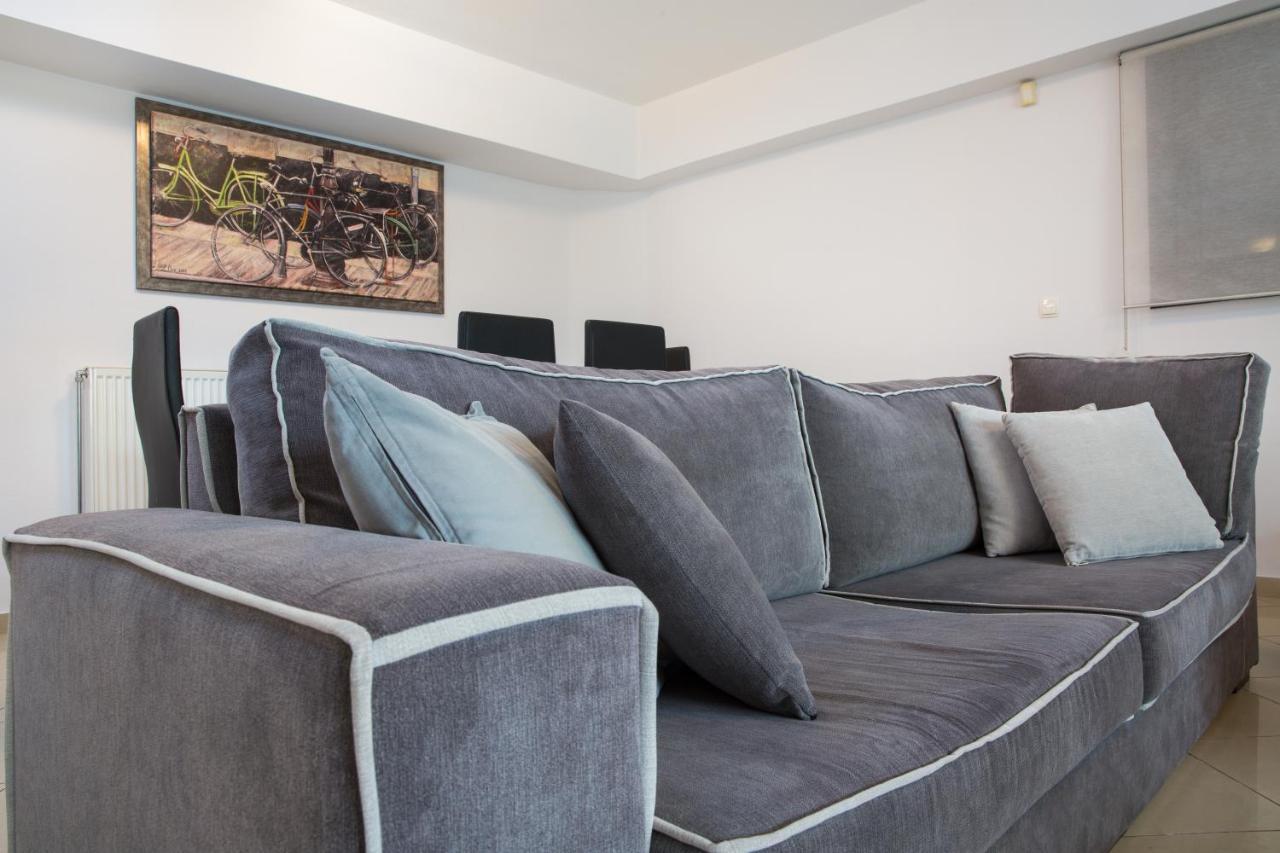 Apartment Spacious Modern With Great Rooftop View *
