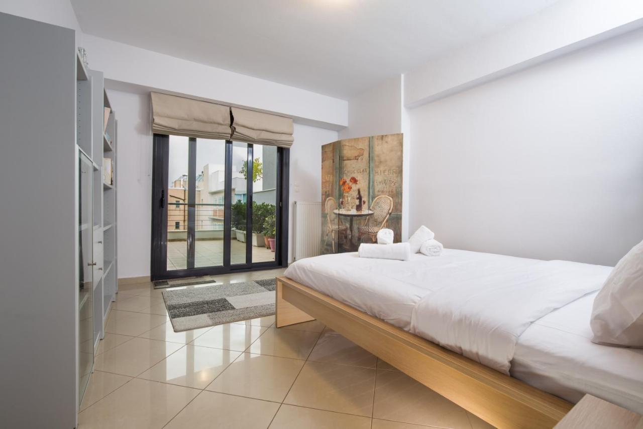 Spacious Modern With Great Rooftop View Apartment