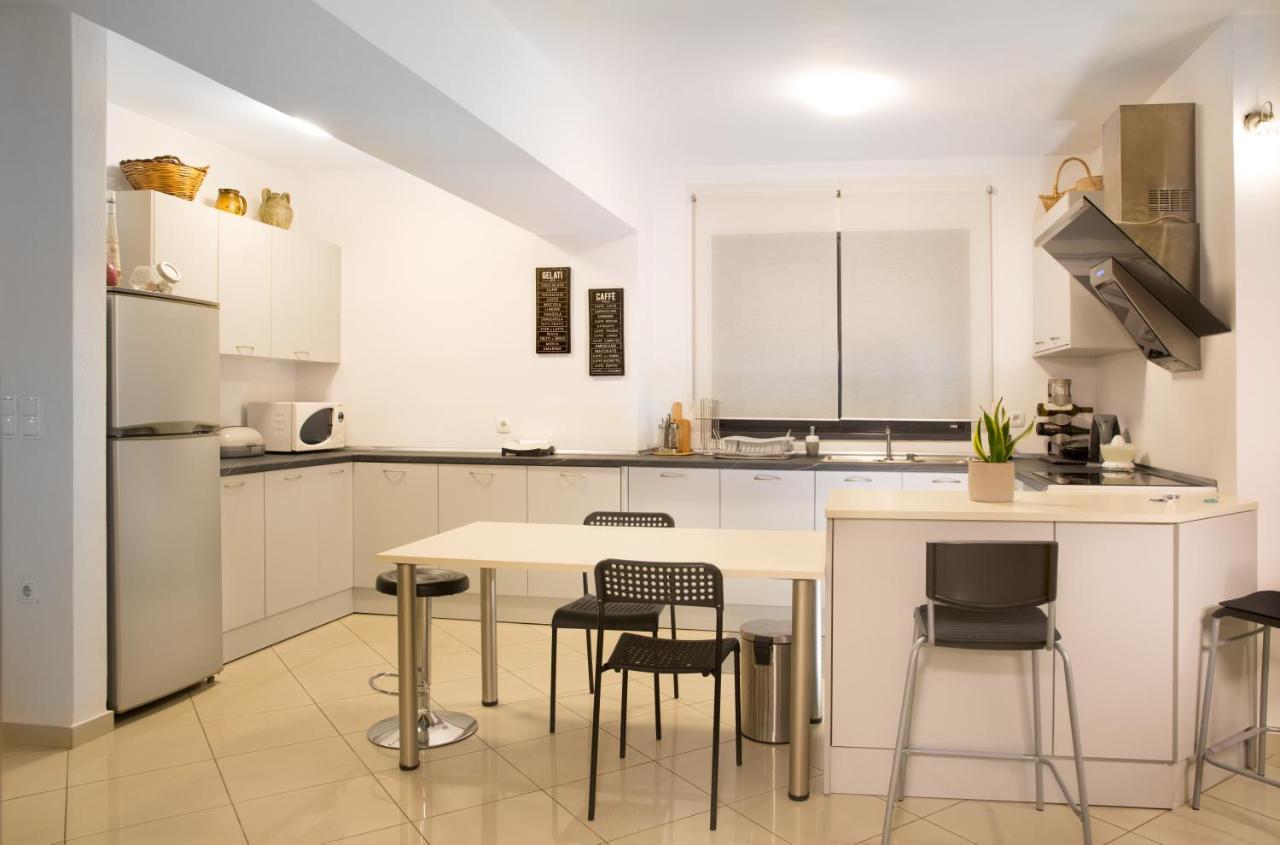 Spacious Modern With Great Rooftop View