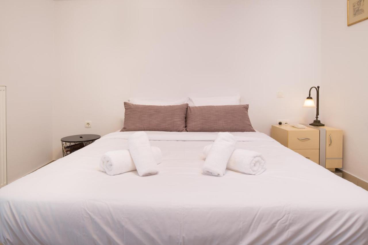 Spacious Modern With Great Rooftop View Athens