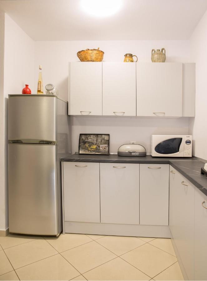 Spacious Modern With Great Rooftop View Apartment *